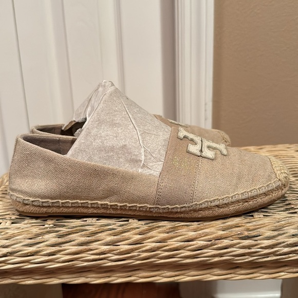 Tory Burch Weston Flat Espadrilles in Natural Linen, Size 7 - Picture 2 of 12